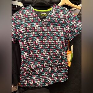 NEW- Labdu Women’s Colorful Patterned Scrub Top Pro Flex  Sz XS